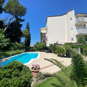 Flora Apartment Kaštela